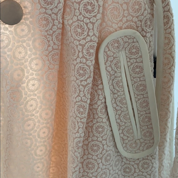 Cream trench coat - Picture 7 of 8